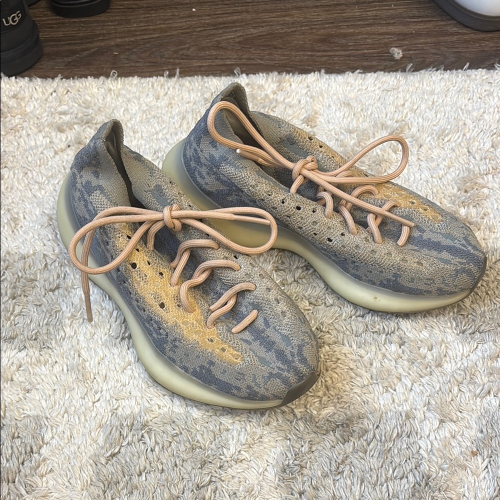 Yeezy Women's Sneakers in Gray and Tan